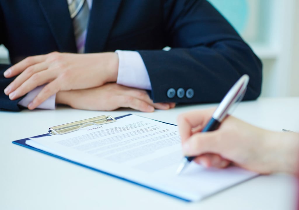 Quelles sont les clauses essentielles d’un contrat de franchise ?