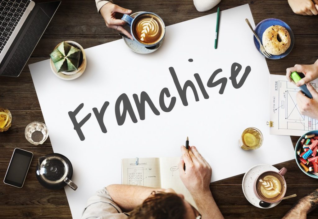 5 idées de commerces pour se lancer en franchise